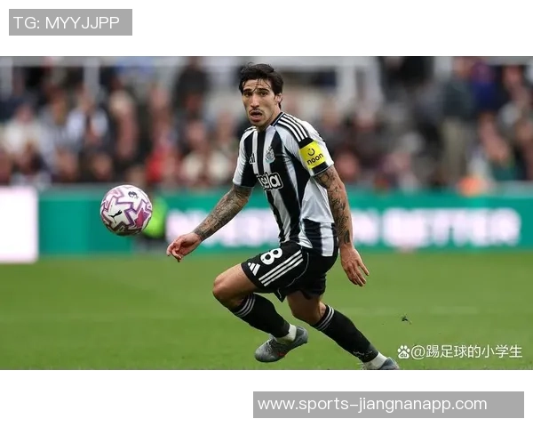 纽卡斯尔领先进球托纳利禁区外射门意外折射助攻成功