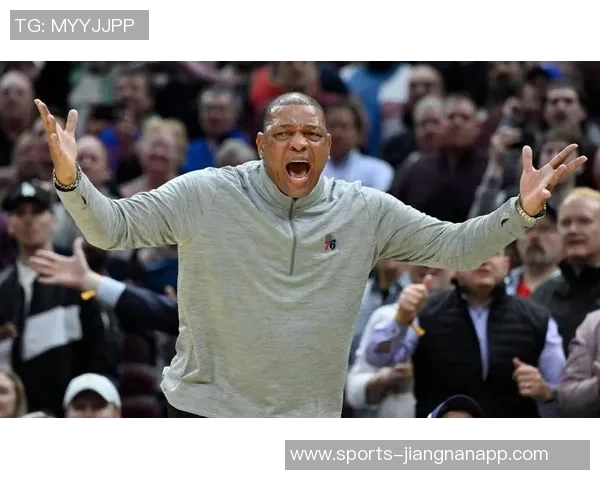 CC半场狂砍26分里弗斯称赞但强调球队不担心表现 CC半场狂砍26分里弗斯称赞但强调球队不担心表现